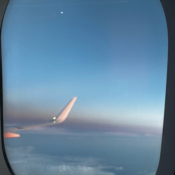 Mélanie 🇧🇪🇻🇳 - Picture 1 of 3